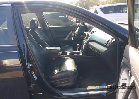 2011 Toyota Camry Se/Le/Xle z USA, uszkodzony, nr VIN 4T1BK3EKXBU629206